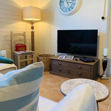 Quaint In Tranquil Setting Holiday home