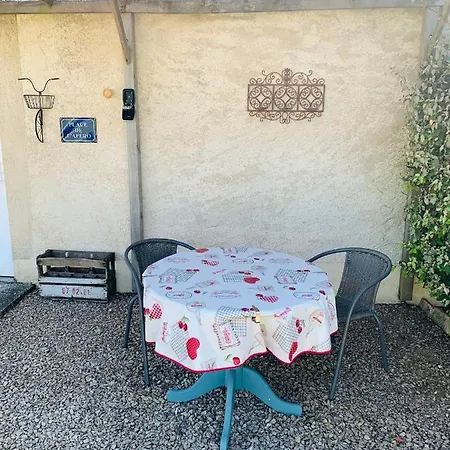 Holiday home Quaint In Tranquil Setting Frausseilles